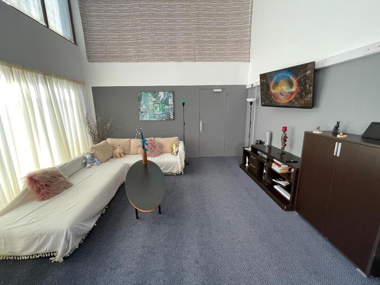 Premium Hostel Marina Paphos Exterior photo