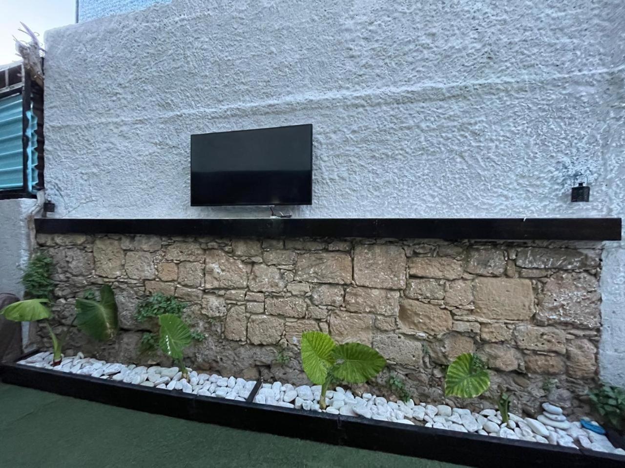 Premium Hostel Marina Paphos Exterior photo